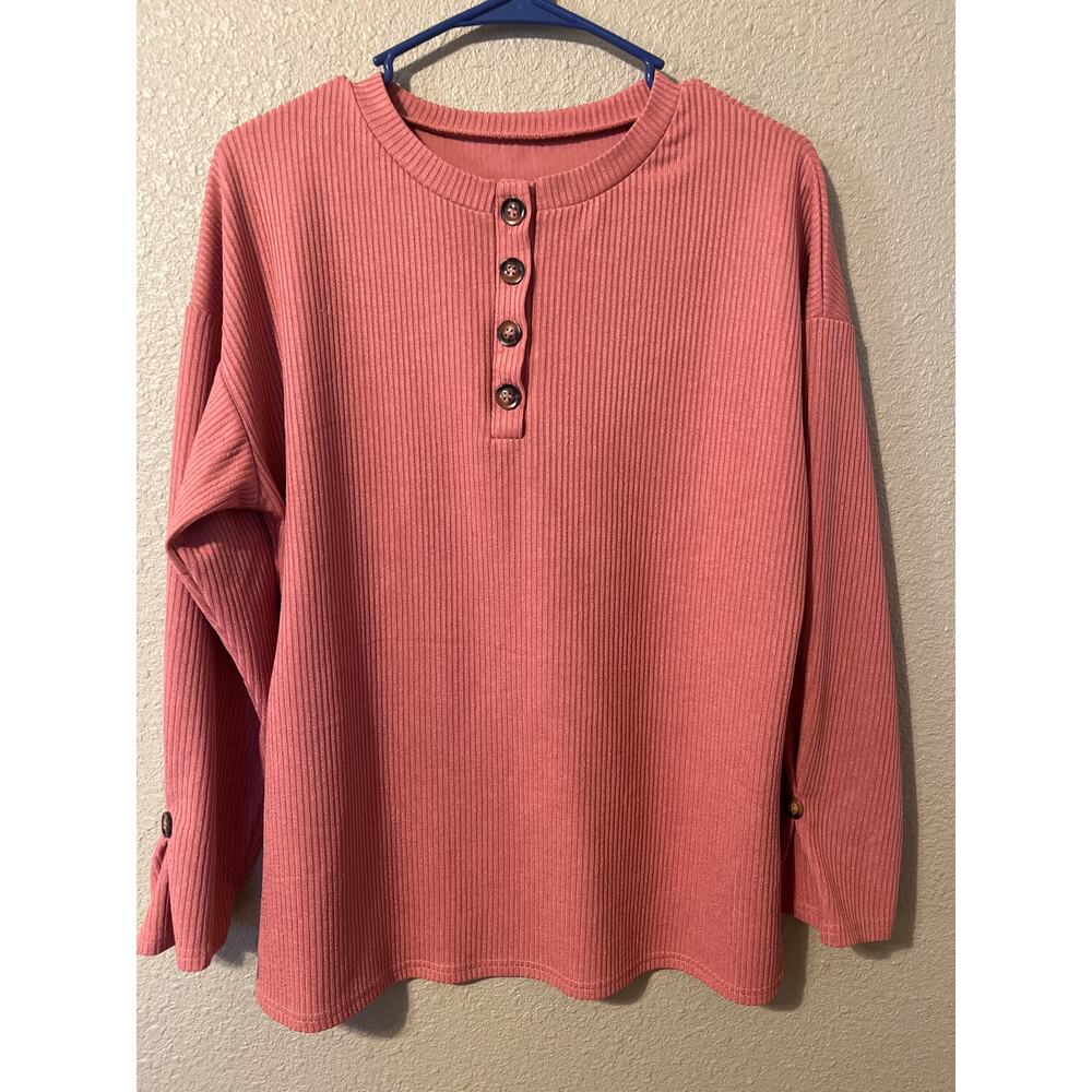 Women’s long sleeve top unknown brand size medium